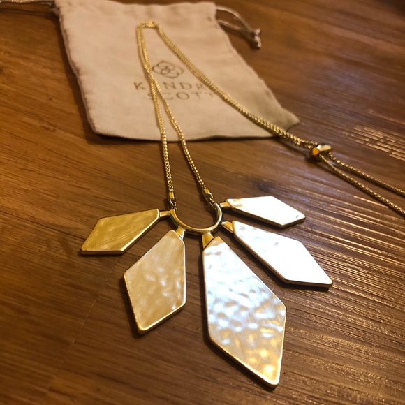 Kendra Scott Jewelry - Kendra Scott Mari Necklace